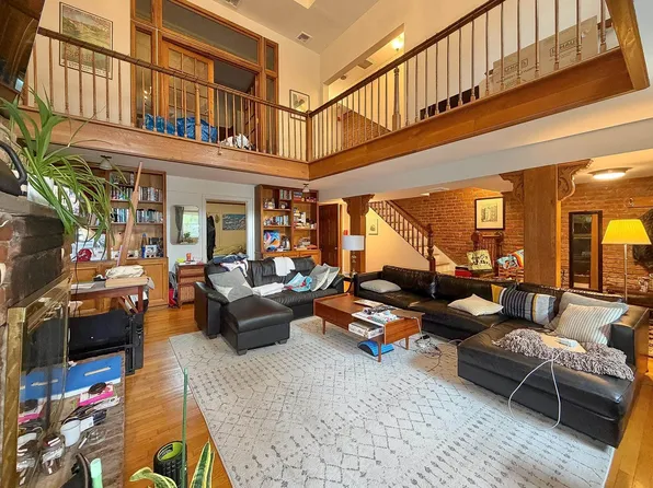 418 Hudson Street image 1 of 30
