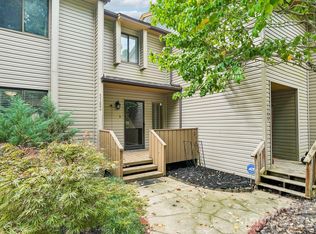 5182 Corbin Ln, Hickory, NC 28601