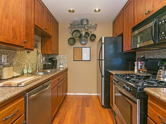3rd image of 4568 Kansas St APT 3