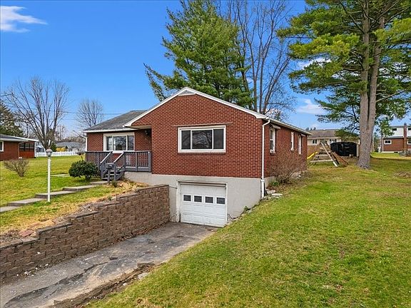 2nd image of 2829 Country Club Rd