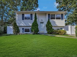 4 Beechwood Drive, Shirley, NY 11967