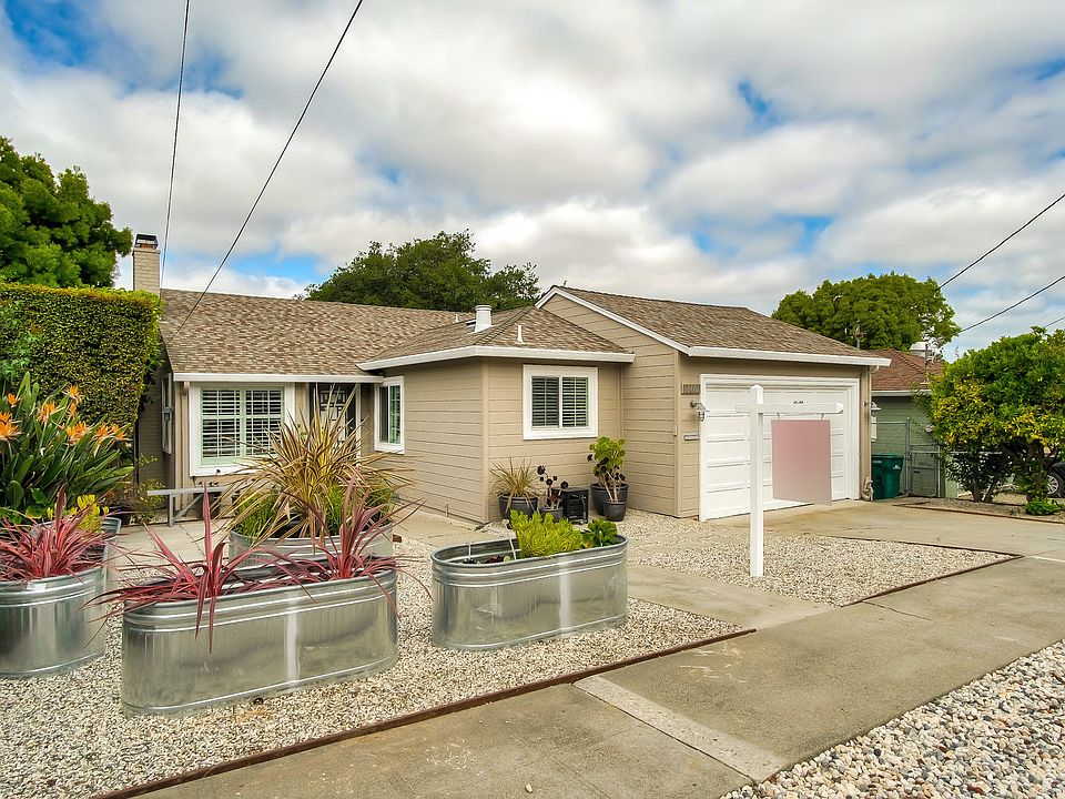 1st image of 22779 Bayview Ave