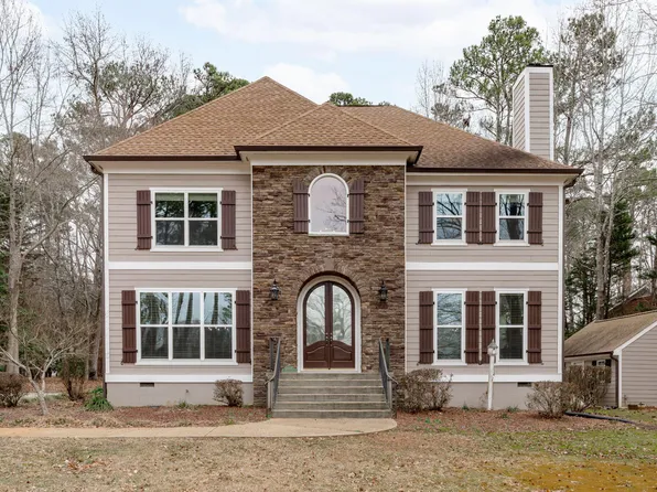 6016 Heatherstone Dr, Raleigh, NC 27606