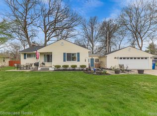 3478 Richmond Ave, Waterford, MI 48328