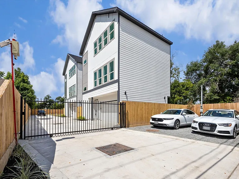 6341 W Montgomery Rd — Photo 5