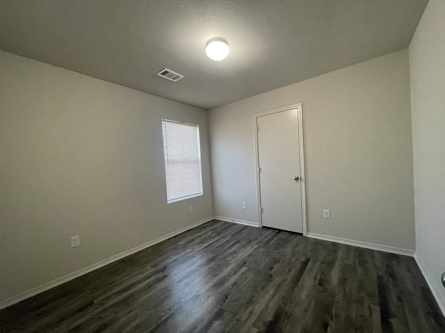 4 bed, 1500 sqft, $1,800 — Photo 4