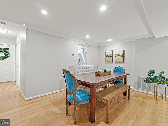 5th image of 6141 Summer Park Ln