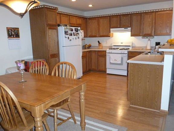 Kitchen/Dining Combo