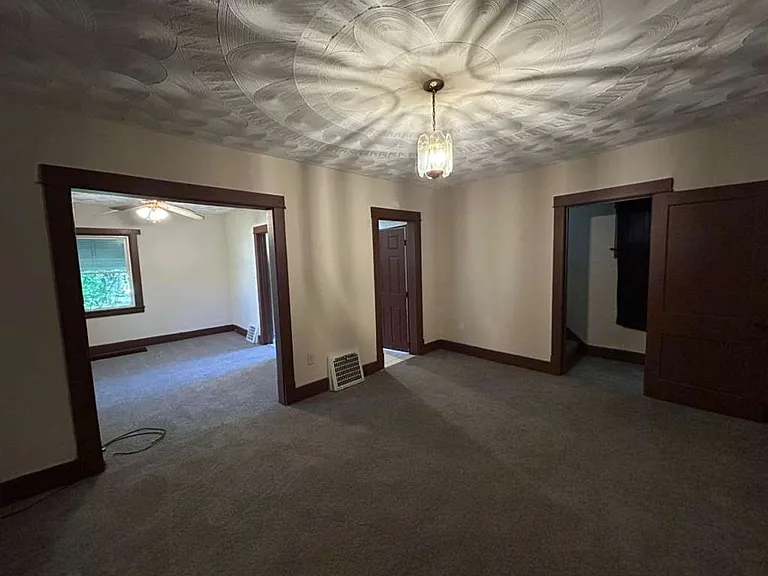 377 Talbot Ave — Photo 2