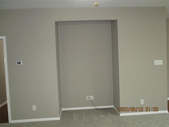 3rd image of 211 N Fowlkes St