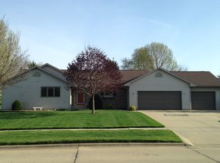 412 Primrose Dr, Hudson, IA 50643