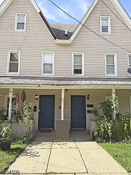 2 bed, 1.0 bath, $1,800 — Photo 2