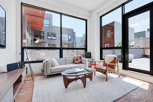 Sold by REAL New York | media 1