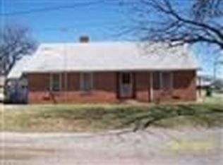 516 S Pecan St, Henrietta, TX 76365