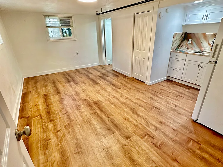 983 Siskiyou Blvd #983 — Photo 8