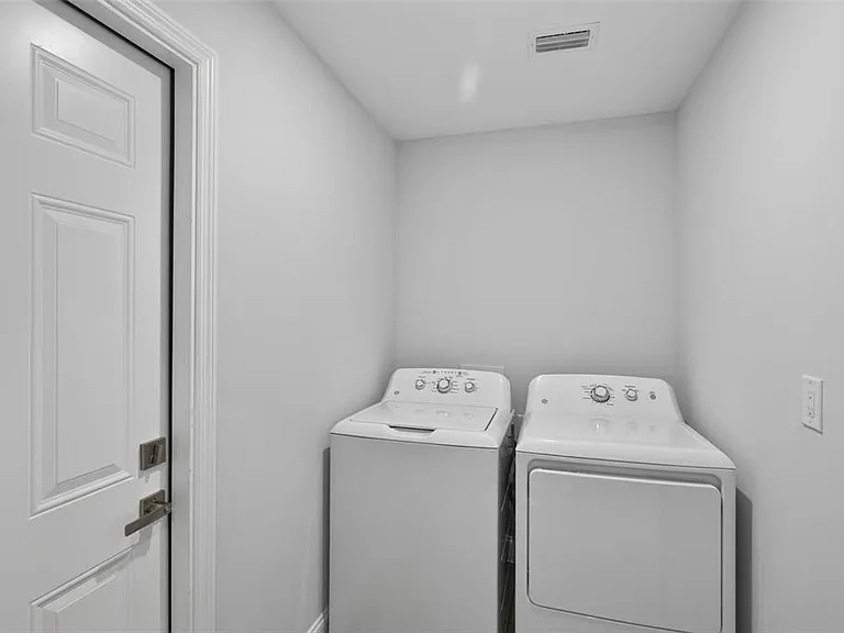 375 Denver Dr — Photo 21