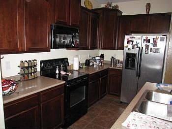 3rd image of 3677 S Vineyard Ave