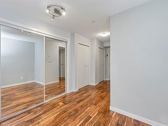 2nd image of 520 Dunedin St #106