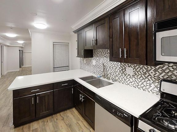 5th image of 125 Trenton St #5