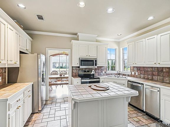 4th image of 17723 Twin Ridge Ave