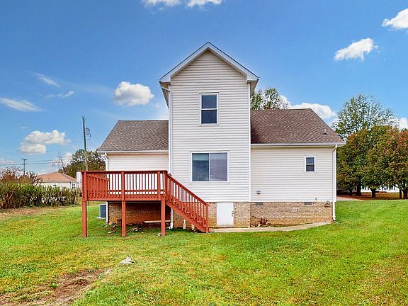 2nd image of 907 Dolphin Ln