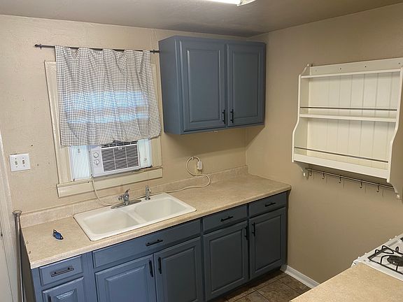 4th image of 1608 Virginia Pl #200