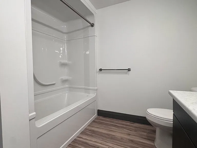 22645 Adelaide Rd #310 — Photo 13