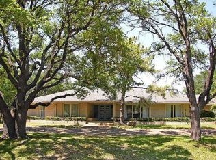 5135 Royal Crest Dr, Dallas, TX 75229