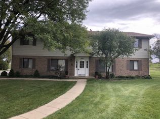 440 Echo Ln APT D, Aurora, IL 60504