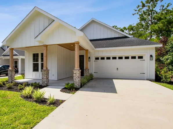 206 Holm Pl, Saint Marys, GA 31558