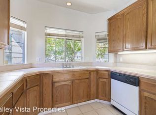 213 Caesar Ave, Clovis, CA 93612