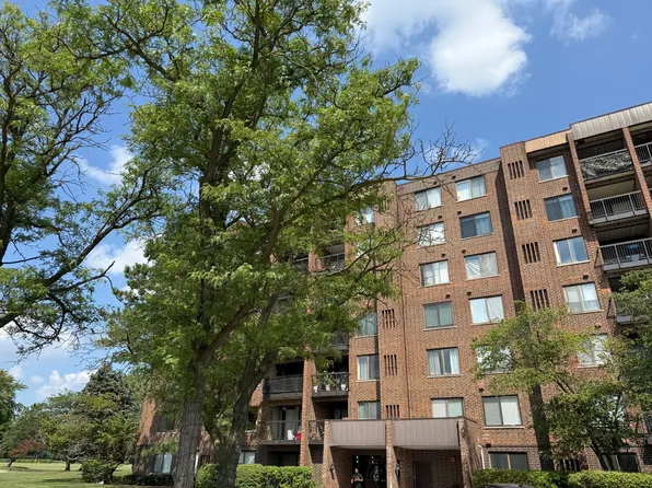 400 Park Ave APT 118, Calumet City, IL 60409