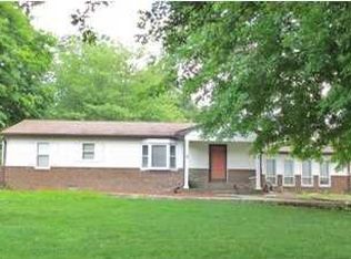 612 S Hickory Ln, Petersburg, IN 47567