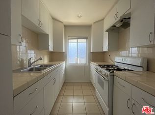 1045 N Genesee Ave APT 8, Los Angeles, CA 90046