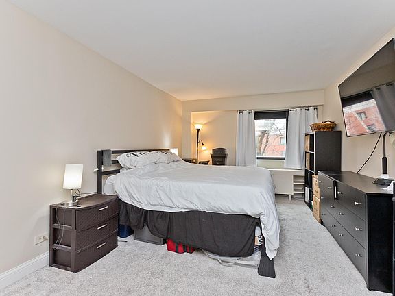 5th image of 1169 S Plymouth Ct #118A