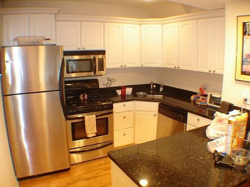 5th image of 1719 W Barry Ave #Fb-1