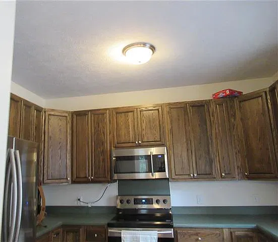 4 bed, 1360 sqft, $2,400 — Photo 2