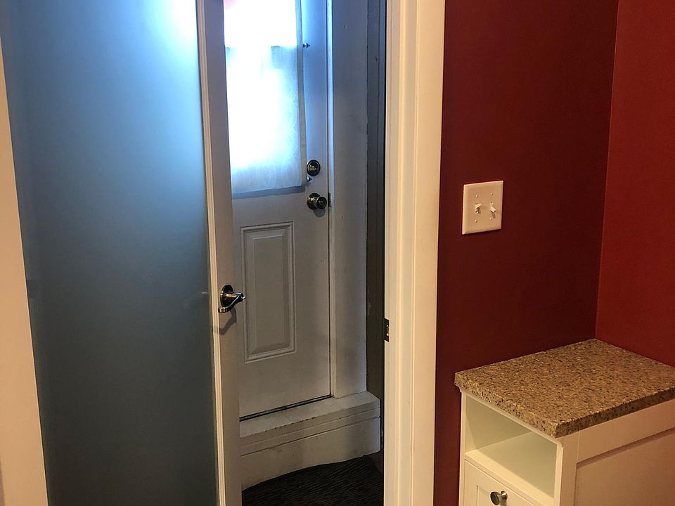 2nd image of 114 W Madison St