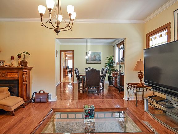 3rd image of 4426 N Monticello Ave
