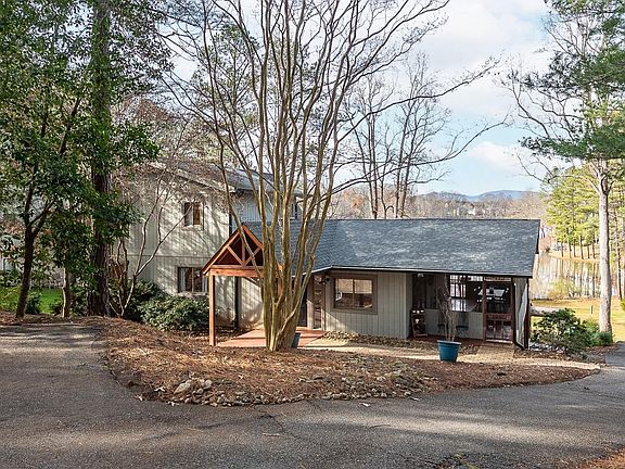 2nd image of 605 Lake Vista Dr