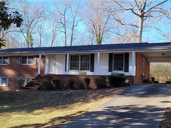 533 Westminster Dr, Asheboro, NC 27203