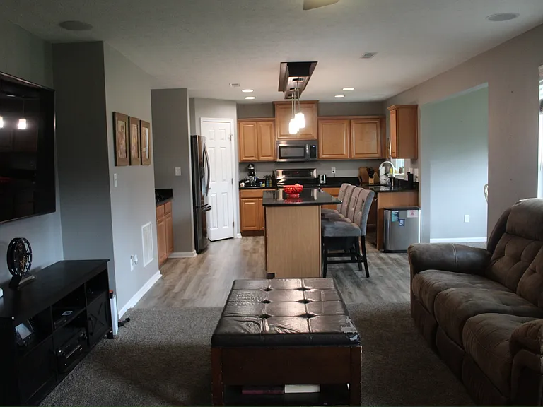 9880 Blue Spruce Dr — Photo 5