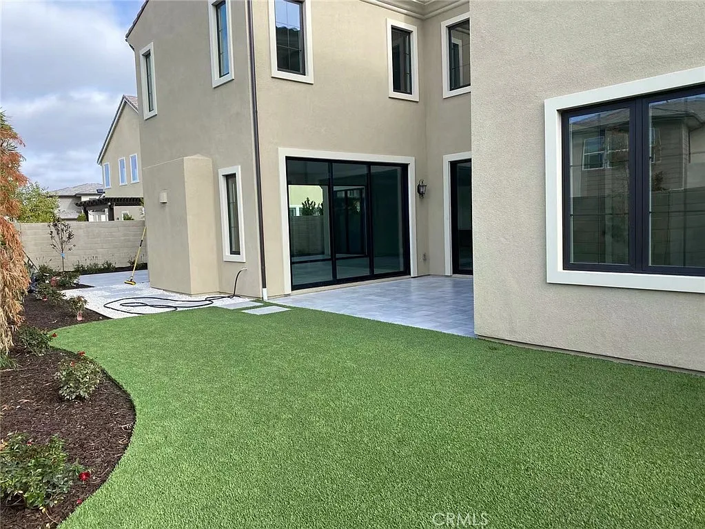 5 bed, 5.5 bath, 5006 sqft, $11,500 — Photo 3