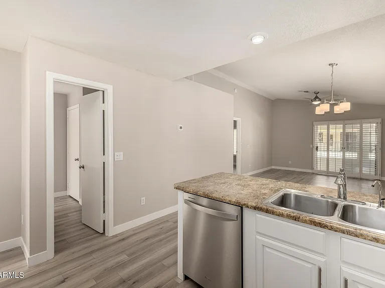 1120 N Val Vista Dr #92 — Photo 9