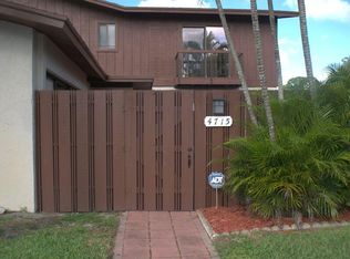 4715 Holly Lake Dr, Lake Worth, FL 33463