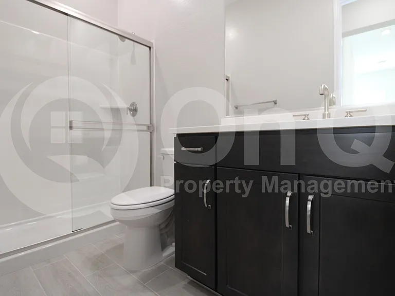 4911 E Village Dr — Photo 20