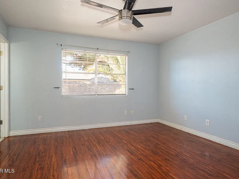 10805 Hitchcock Ave — Photo 10