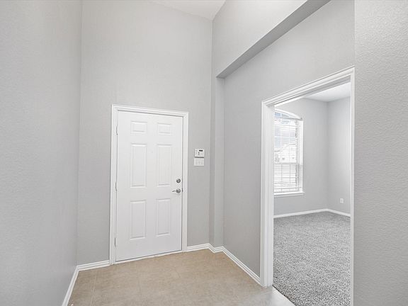 4th image of 922 Honeywell Dr