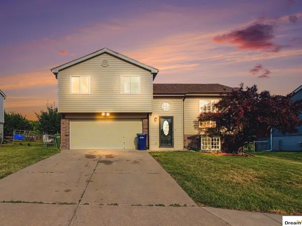 11003 S 17th St, Bellevue, NE 68123