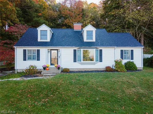 760 Sunset Ter, Coshocton, OH 43812